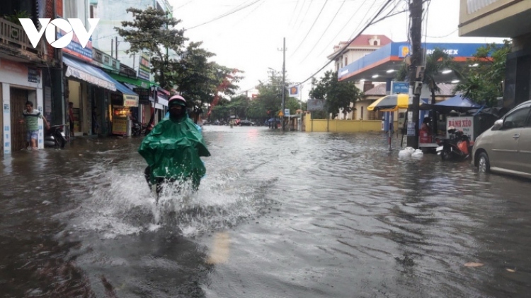 Heavy rain likely to flood central Vietnam